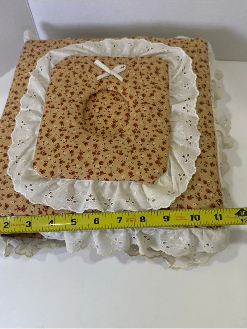 VTG 80s Lace Padded Floral Fabric Photo Album Cottage Core Scrapbook Brown Muted